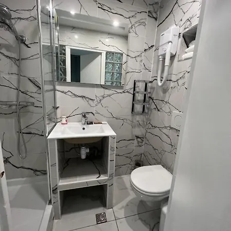 Modern's 3* Paris