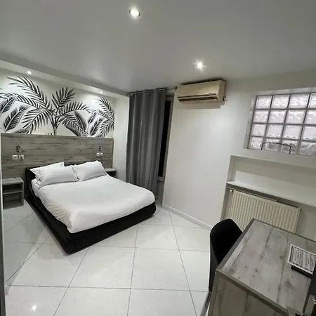 Modern's 3*