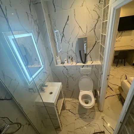 Modern's 3*