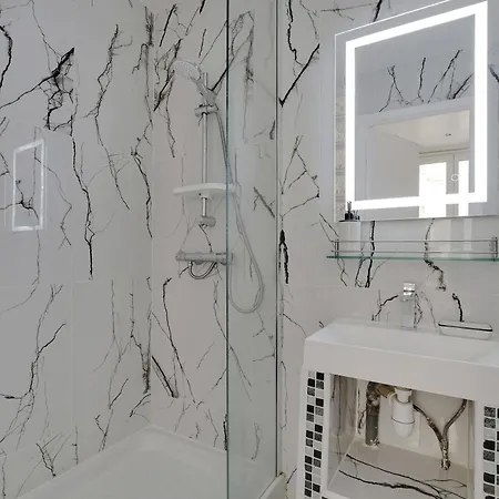 موديرنز فندق باريس