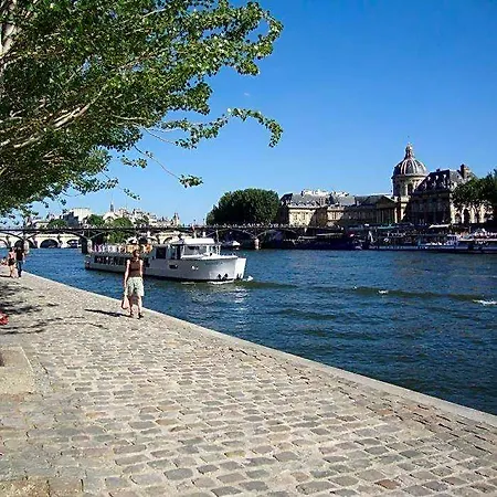 Modern's Szálloda